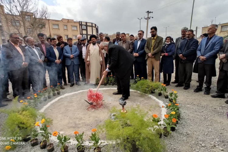 آیین کلنگ زنی چهار پروزه عمرانی ، بهداشتی -درمانی در شهرستان لنجان